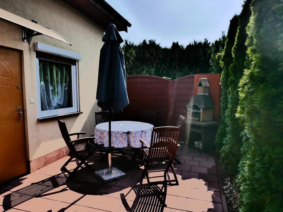 Ferienhäuser mit Pool Rewal Exterior foto